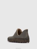 Asportuguesas Shoes Women TAUPE ROUND TOE SHOES CRUS 226H95 - Image 3